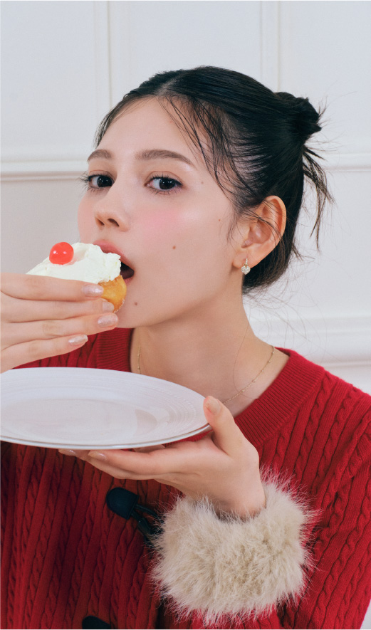 【パディントン™×CELFORD】ケーブルカーディガンを着用したイメージ画像07