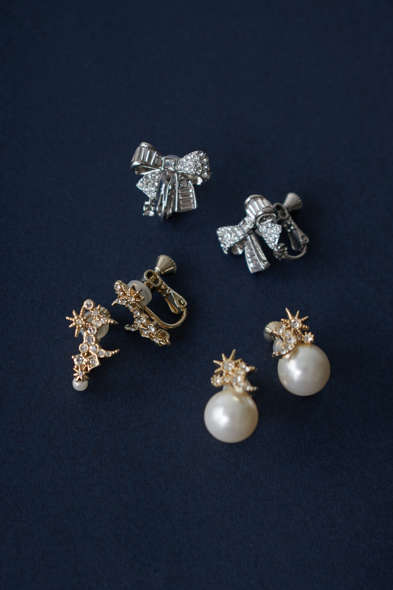 ビジューリボンイヤリング、ムーン＆スターパール付きイヤリング、ムーン＆スターパールイヤリングの商品画像01