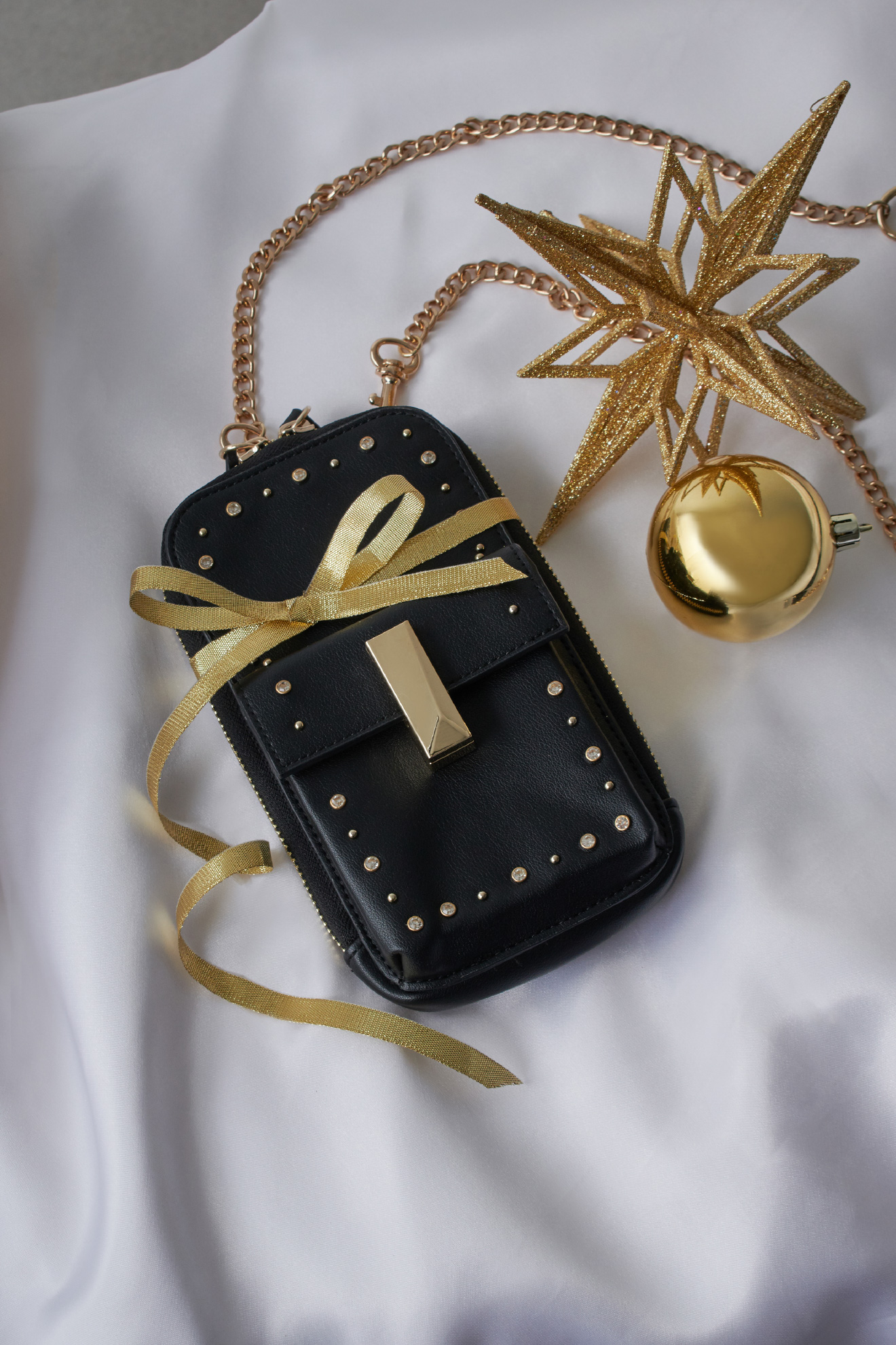 リュタンビジュースタッズマルチショルダーの商品画像