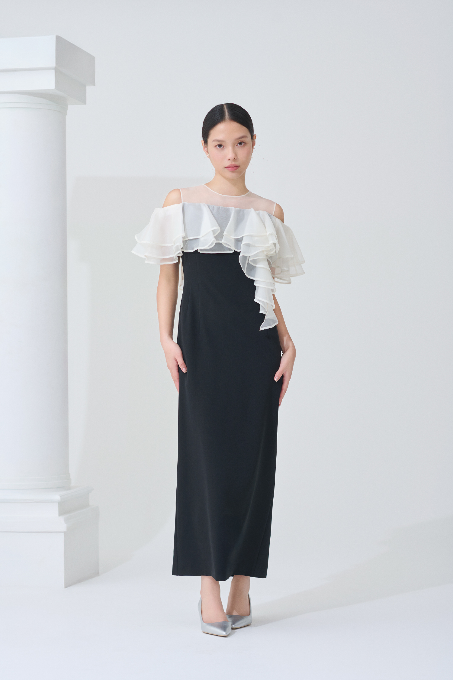 Dress / Pierced earrings / Shoes 着用イメージ