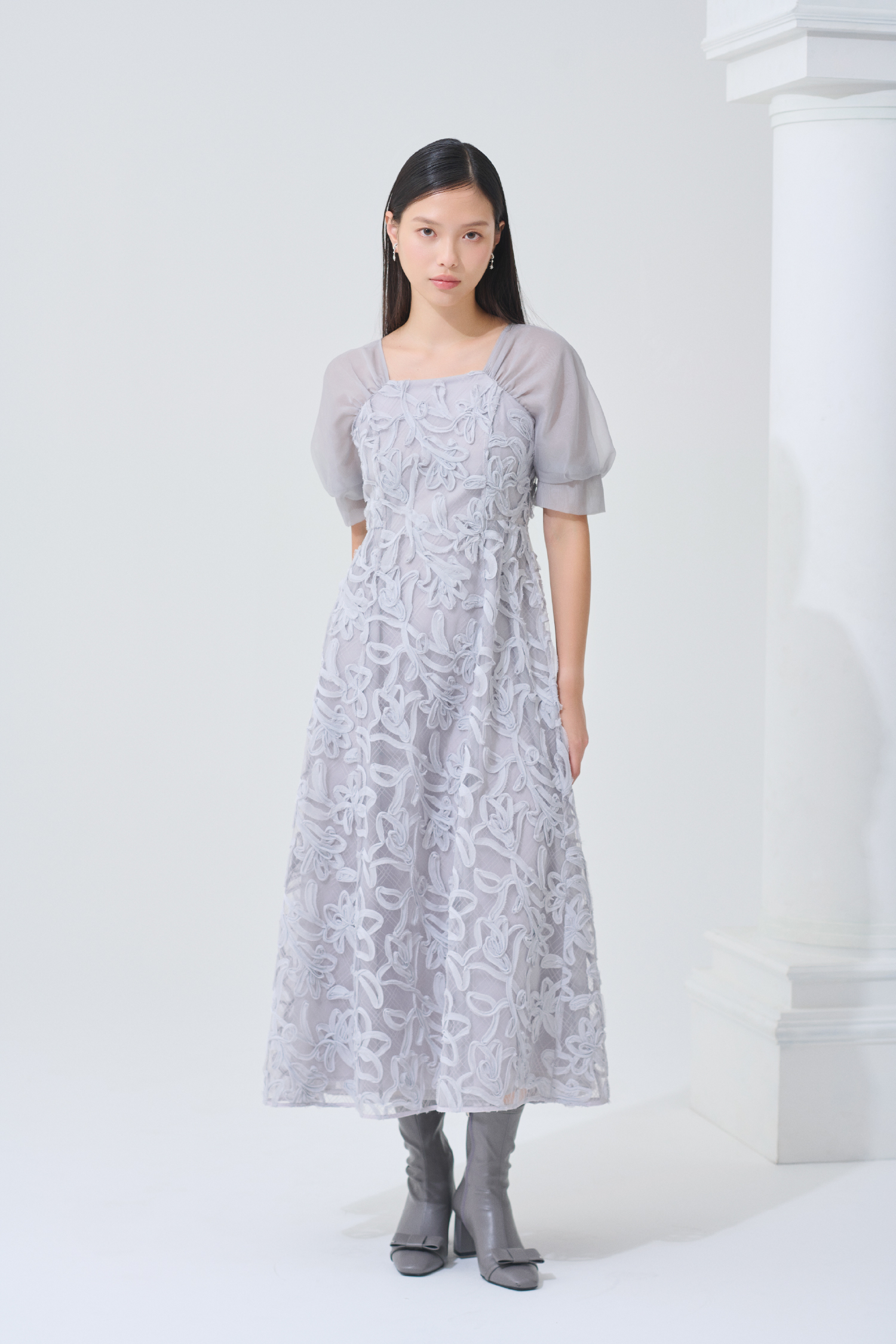 Dress / Earrings / Shoes 着用イメージ