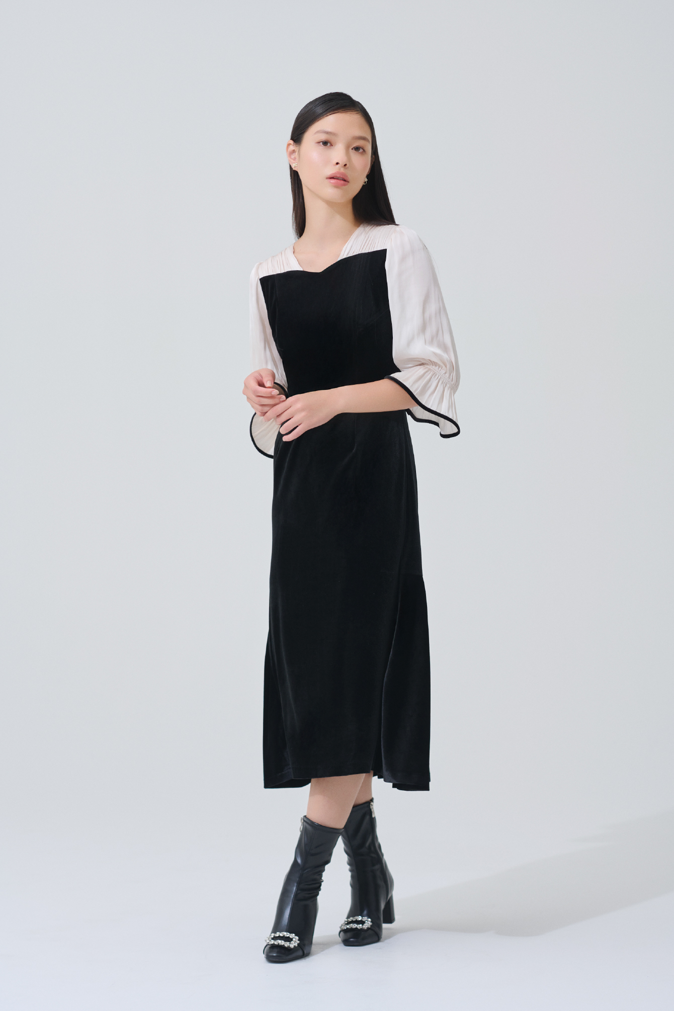 Dress / Earrings / Shoes 着用イメージ