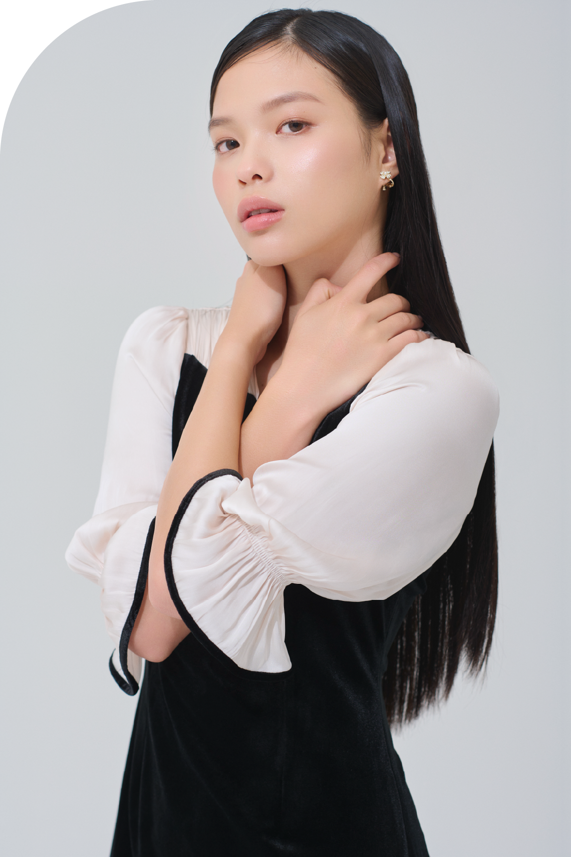 Dress / Earrings / Shoes 着用イメージ