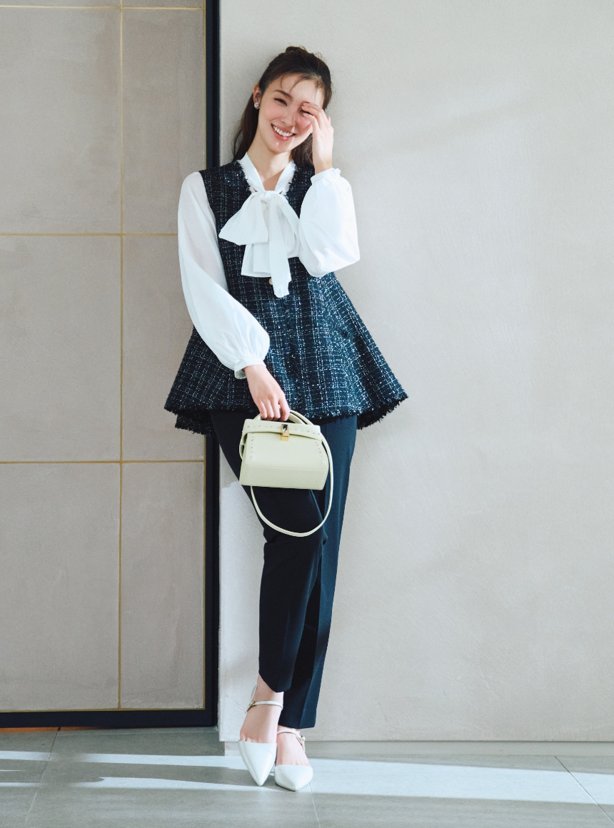 Gilet/Blouse/Pants/Earrings/Bag 着用イメージ