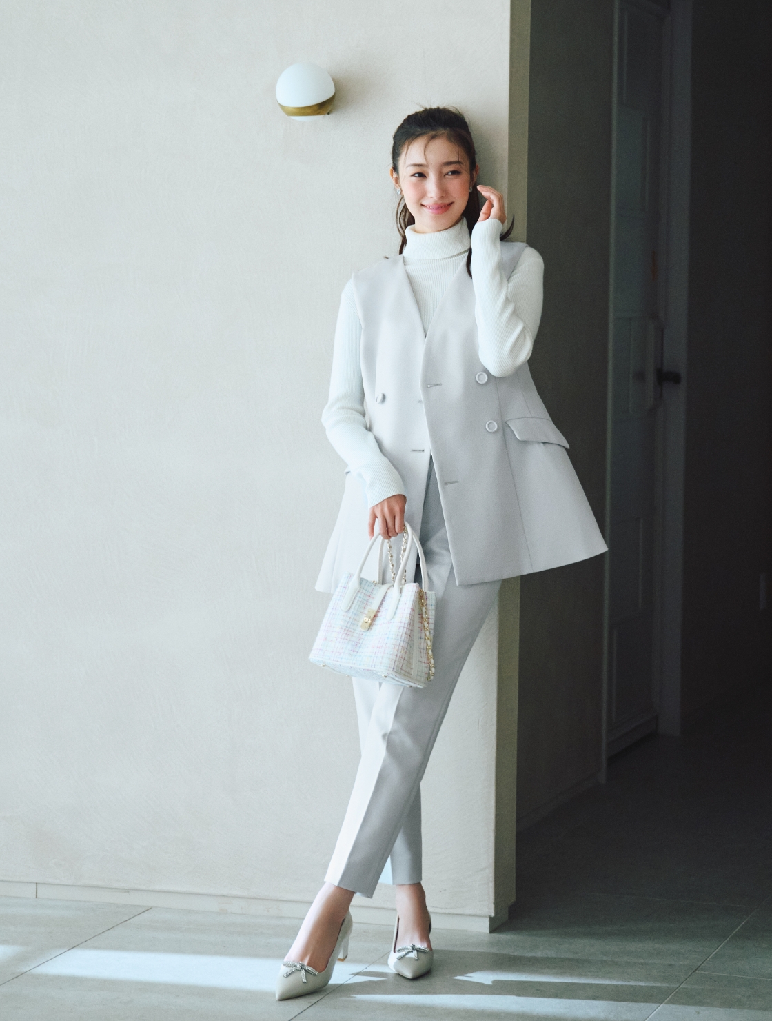 Set up/Tops/Earrings/Bag/Pumps 着用イメージ