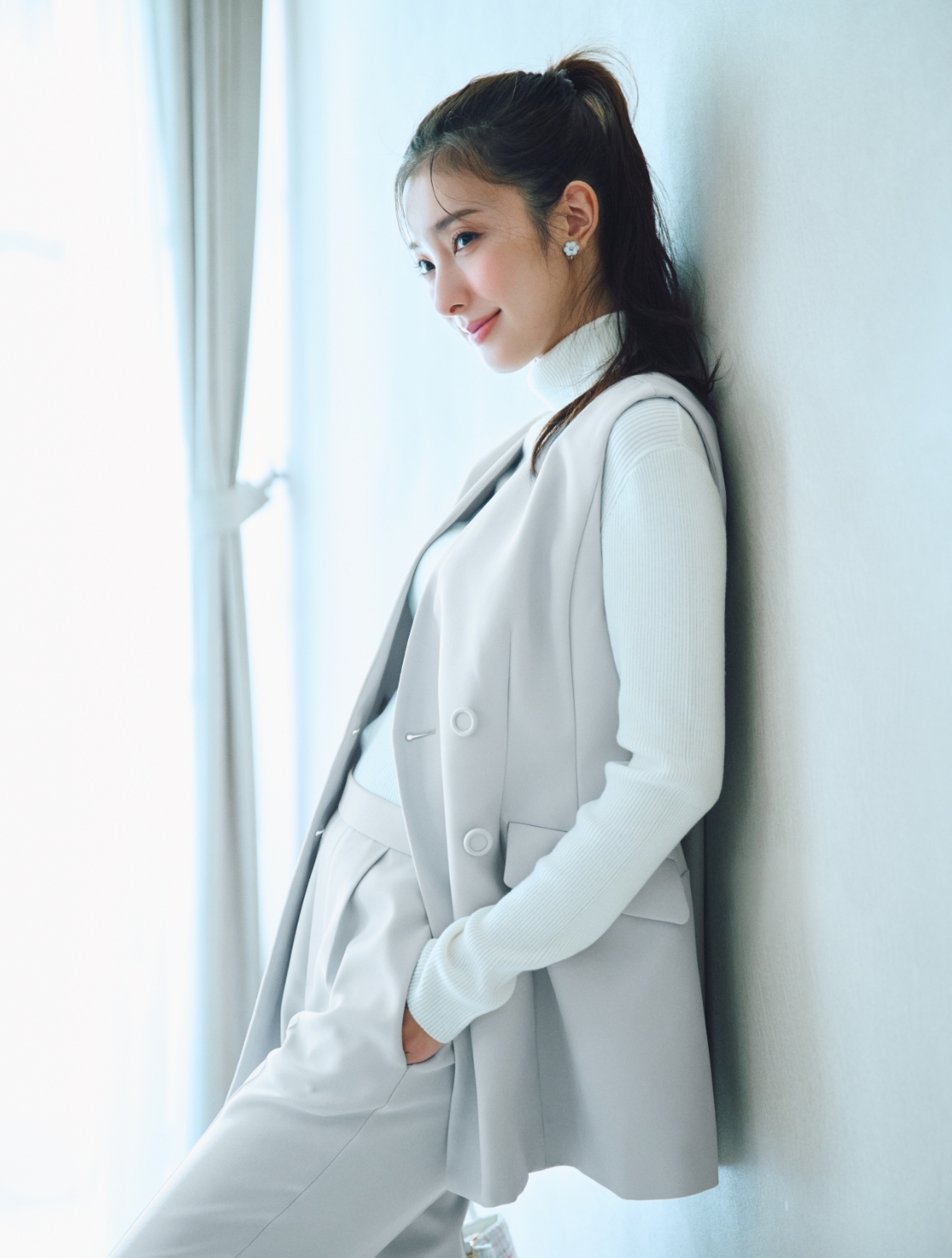 Set up/Tops/Earrings/Bag/Pumps 着用イメージ