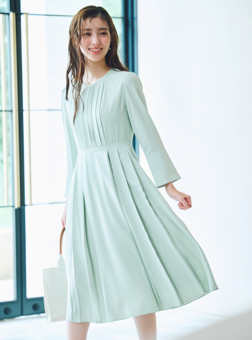 Coat/Dress/Earrings/Bag/Pumps 着用イメージ