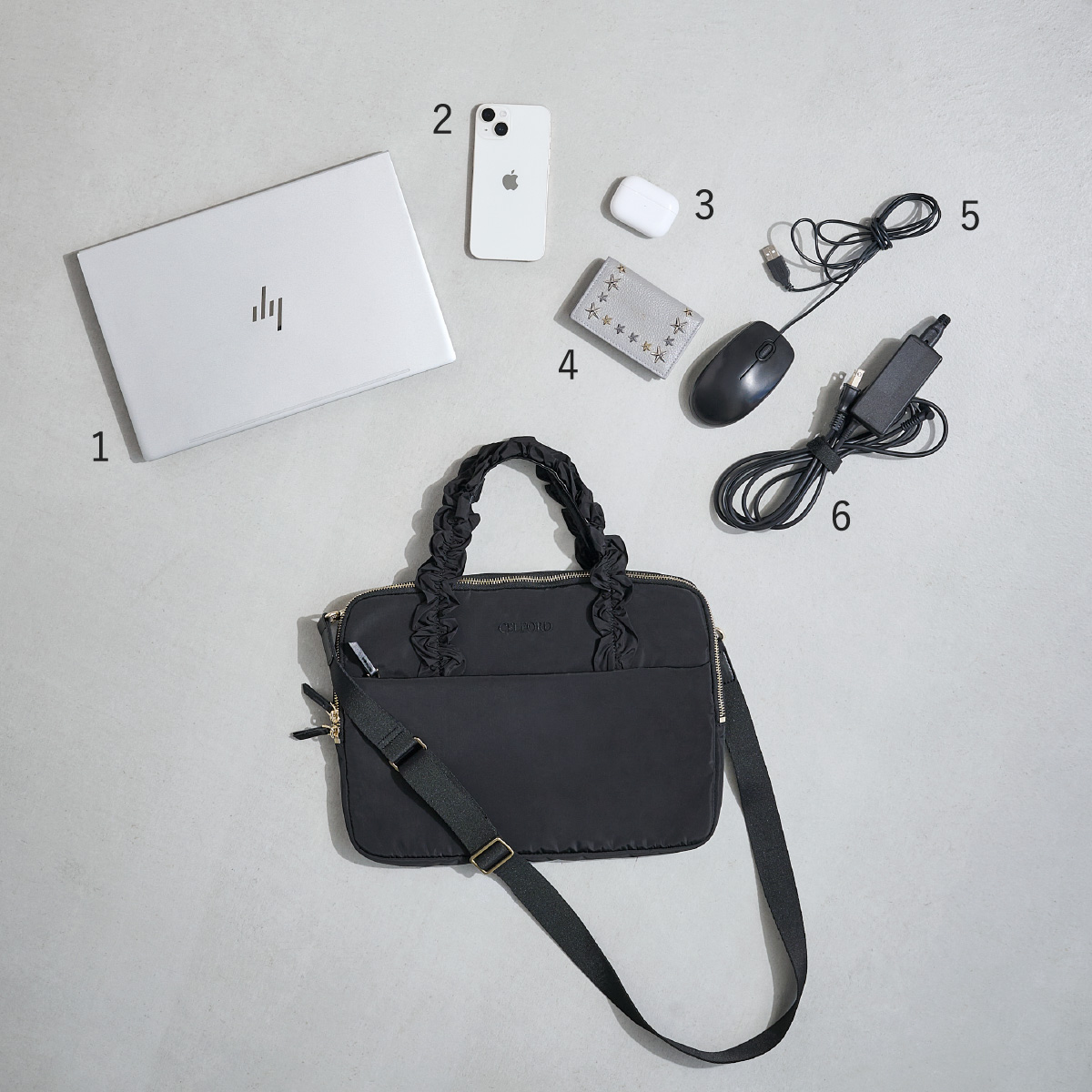 13インチ対応フリルラメ刺繍PCバッグの中身の商品リスト