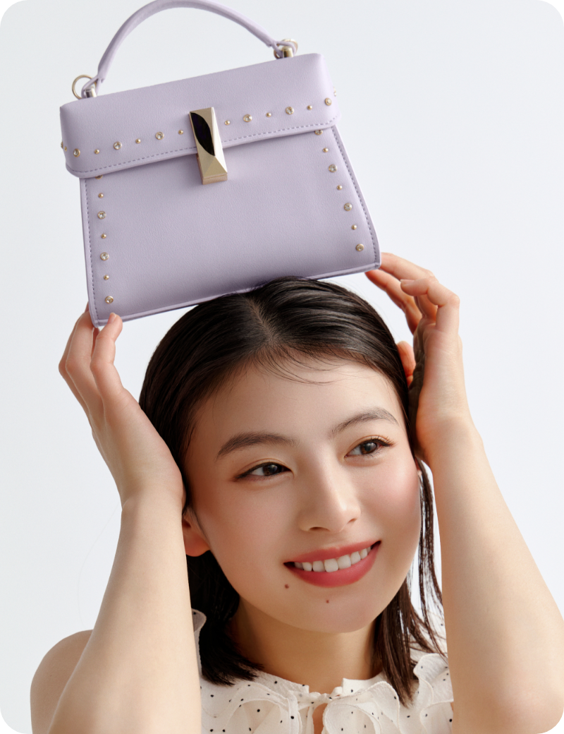 ラベンダー色の【リュタン】ビジュースタッズポシェットの商品イメージ