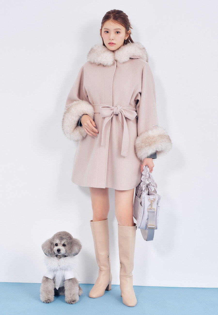 Frill-Trimmed Walking Bag を使った DOG & CAT の着用イメージ